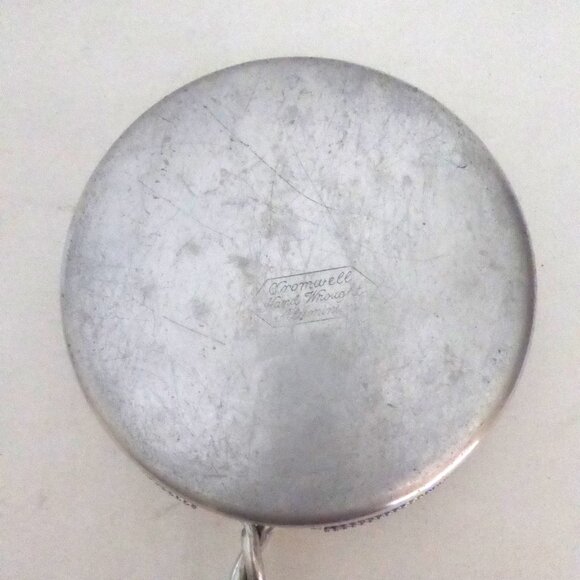 VINTAGE CROMWELL ALUMINUM HAND WROUGHT FRUIT FLOWERS PATTERN DISH BUTLER SET - Picture 6 of 15